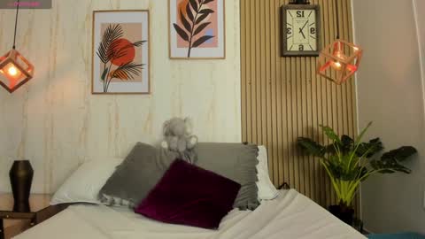 Jessica Pethersson  online show from December 10, 2024, 11:54 am