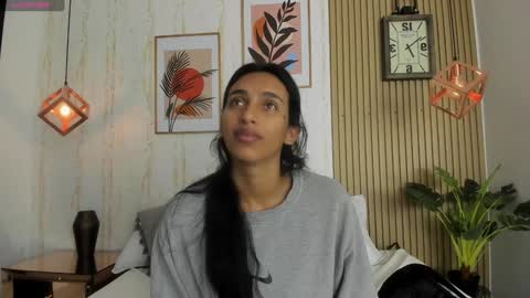 Jessica Pethersson  online show from December 14, 2024, 11:50 am