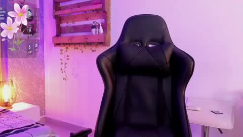 Jessica Pethersson  online show from December 15, 2024, 11:55 am