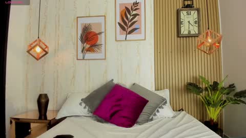 Jessica Pethersson  online show from December 18, 2024, 12:29 pm