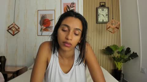 Jessica Pethersson  online show from December 24, 2024, 12:11 pm