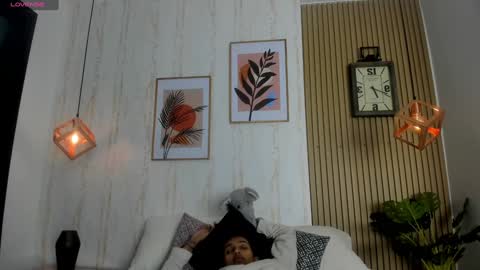 Jessica Pethersson  online show from December 29, 2024, 11:40 am