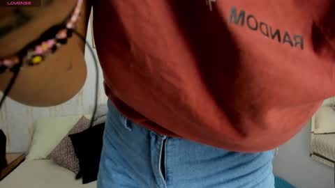 Jessica Pethersson  online show from January 5, 2025, 6:13 pm