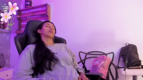 Jessica Pethersson  online show from January 6, 2025, 12:02 pm