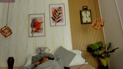 Jessica Pethersson  online show from January 17, 2025, 11:59 am