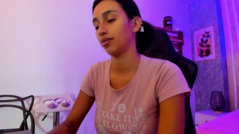 Jessica Pethersson  online show from January 29, 2025, 11:51 am