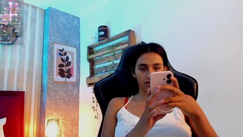 Jessica Pethersson  online show from February 6, 2025, 11:32 am