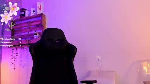 Jessica Pethersson  online show from February 8, 2025, 3:00 pm