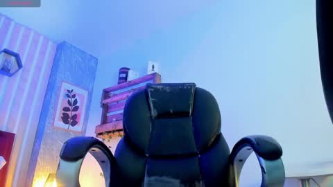 Jessica Pethersson  online show from February 20, 2025, 11:31 am