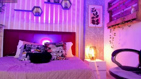 Jessica Pethersson  online show from February 20, 2025, 5:40 pm