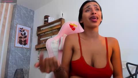 Jessica Pethersson  online show from February 25, 2025, 2:11 pm