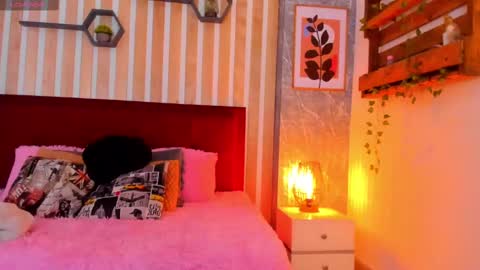 Jessica Pethersson  online show from February 28, 2025, 5:04 pm