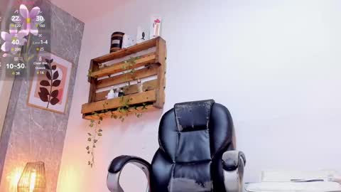 Jessica Pethersson  online show from March 8, 2025, 10:54 am