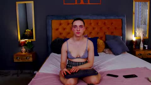 Jessica White online show from May 10, 2026, 4:06 am