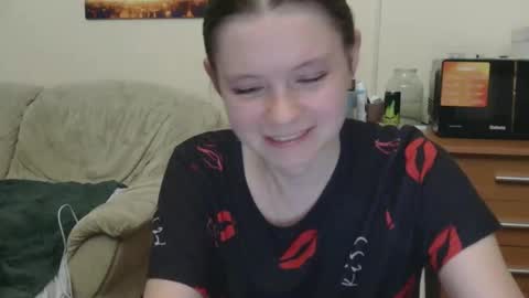 jessicaholland1 online show from May 26, 2026, 7:10 pm