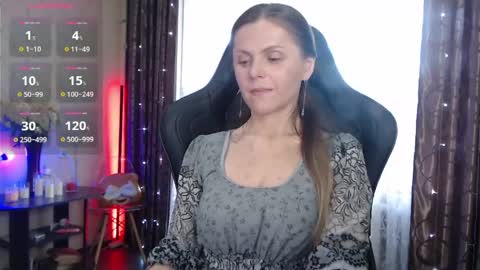 Snapshot of jessiemays chatting on May 27, 2026, 6:21 am Jess online show from May 27, 2026, 6:21 am