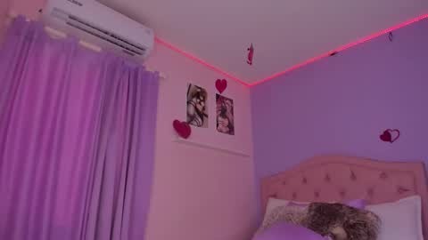 JessieTaylor1 online show from February 25, 2025, 9:13 pm