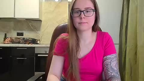jessy_yng online show from October 9, 2025, 11:41 am