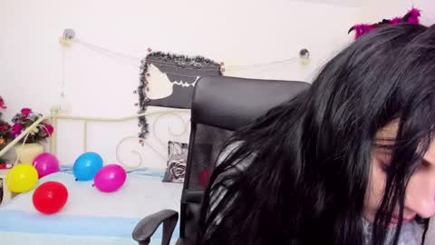 Snapshot of jessystarrr chatting on January 2, 2025, 7:29 pm Jessy online show from January 2, 2025, 7:29 pm