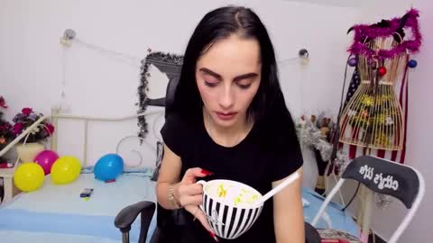 Snapshot of jessystarrr chatting on January 3, 2025, 1:38 am Jessy online show from January 3, 2025, 1:38 am