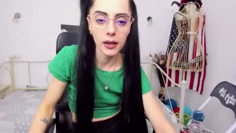 Snapshot of jessystarrr chatting on January 15, 2025, 10:02 pm Jessy online show from January 15, 2025, 10:02 pm
