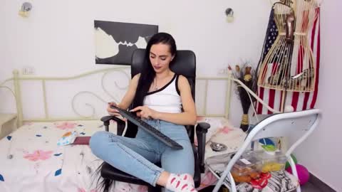 Snapshot of jessystarrr chatting on January 20, 2025, 9:01 pm Jessy online show from January 20, 2025, 9:01 pm