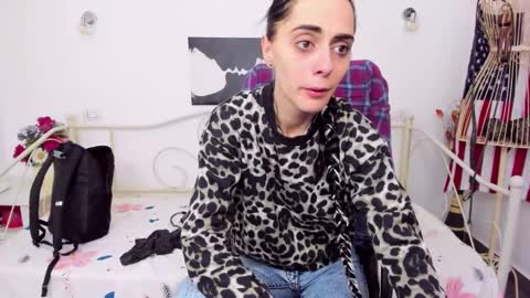 Snapshot of jessystarrr chatting on February 16, 2025, 7:27 pm Jessy online show from February 16, 2025, 7:27 pm