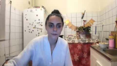 Snapshot of jessystarrr chatting on September 13, 2025, 12:10 am Jessy online show from September 13, 2025, 12:10 am