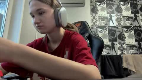 Helgi online show from December 4, 2025, 12:25 pm