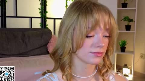 Gwen online show from March 5, 2026, 8:05 pm