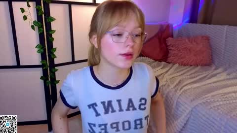 Gwen online show from May 24, 2026, 8:14 pm
