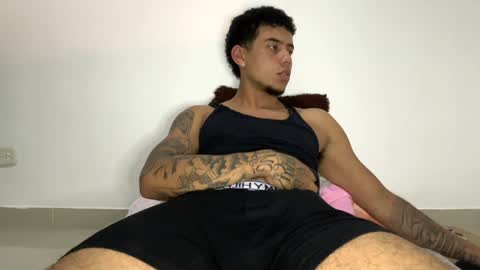 Snapshot of jeyzd25 chatting on January 16, 2025, 2:19 am Onlyfans  Twitter  online show from January 16, 2025, 2:19 am