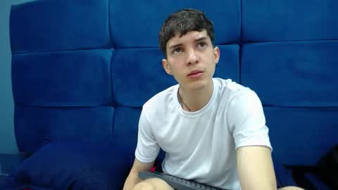 Jheampiero online show from October 12, 2025, 1:43 pm