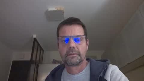 jhmec44000 online show from April 5, 2026, 9:34 pm