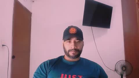 En moreno online show from January 15, 2026, 9:07 pm