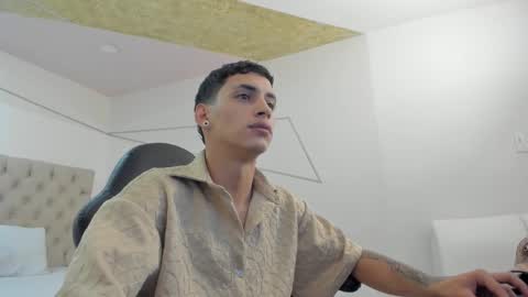 jhoanleandro online show from September 18, 2025, 3:52 am