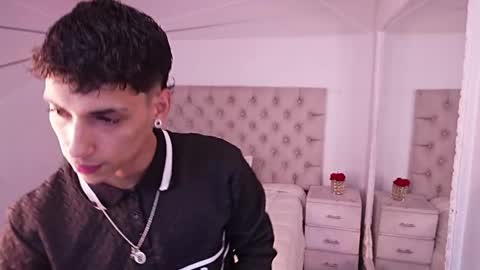 jhoanleandro online show from April 5, 2026, 4:09 am