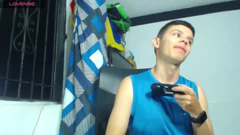 JhoanVelezModel online show from October 4, 2025, 5:27 am