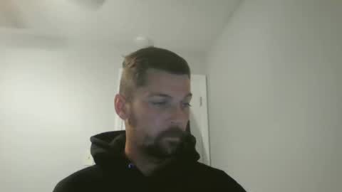 Snapshot of jholls chatting on March 7, 2025, 1:31 am jholls online show from March 7, 2025, 1:31 am