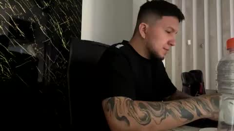 jhon online show from September 23, 2025, 3:04 pm