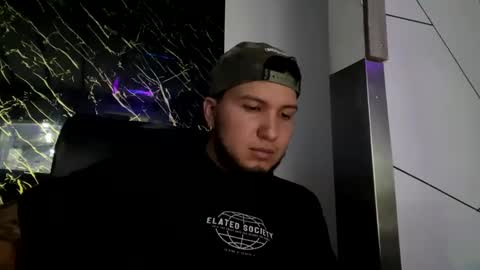 jhon online show from November 19, 2025, 3:28 am