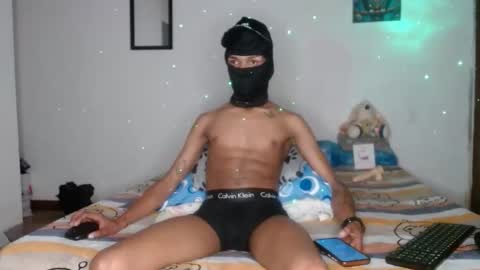 jhon_hot09 online show from December 5, 2025, 10:02 am
