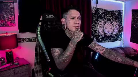 jhonny_ackerman online show from December 4, 2024, 1:25 am