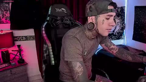 jhonny_ackerman online show from December 8, 2024, 7:11 pm