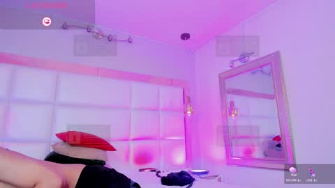 JHONNATHAN online show from April 8, 2026, 7:58 pm