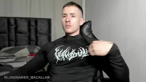 Jhonaiker online show from February 9, 2026, 11:42 pm