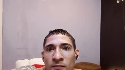 Snapshot of jhonny_thes28 chatting on January 18, 2026, 5:33 am jhonny_thes28 online show from January 18, 2026, 5:33 am