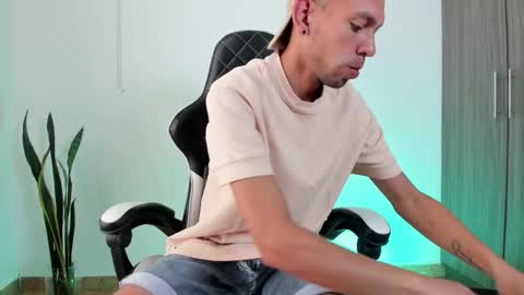 Snapshot of jhors_silv chatting on October 5, 2025, 4:27 pm Jhors online show from October 5, 2025, 4:27 pm