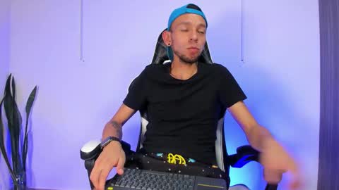 Snapshot of jhors_silv chatting on October 12, 2025, 11:37 pm Jhors online show from October 12, 2025, 11:37 pm