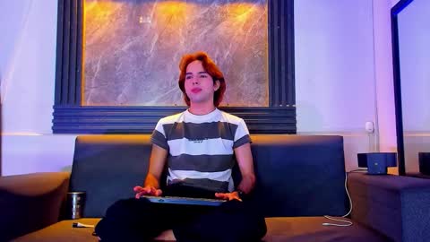 jhostin_1 online show from November 22, 2025, 8:41 pm